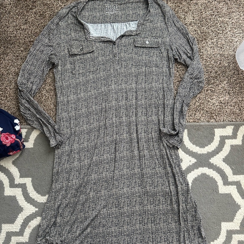 Simply styled petite L dress